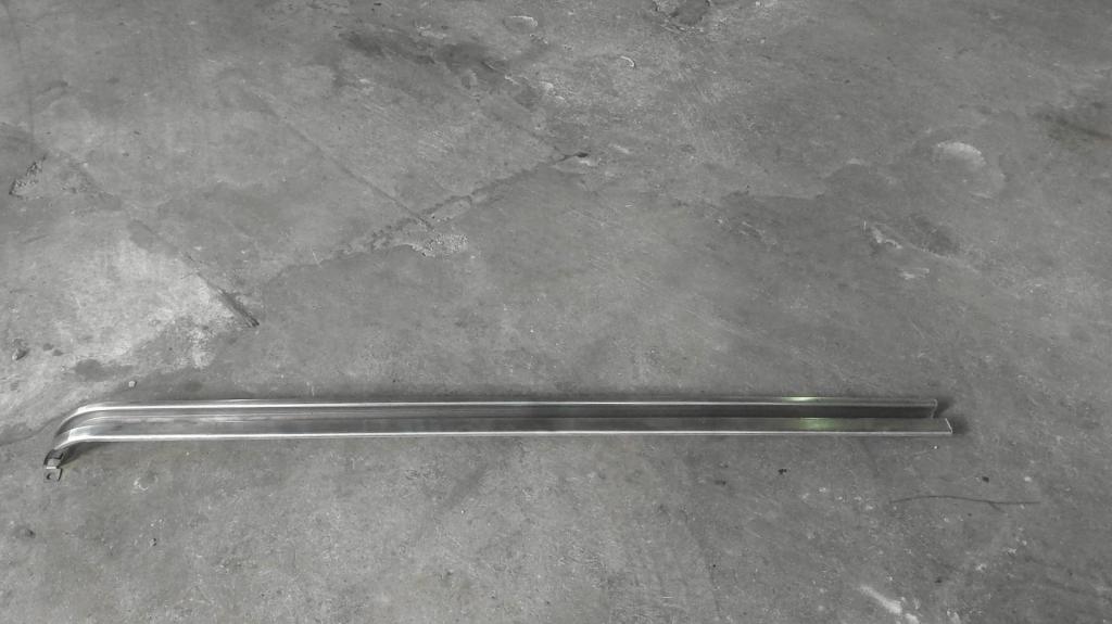 Направляющая ролика сдвижной двери (Б/У) центральная Ducato RUS FIAT 1339859080