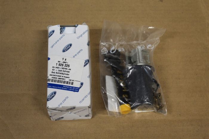 Замок капота (личинка с ключом) Transit 14- FORD 1926225