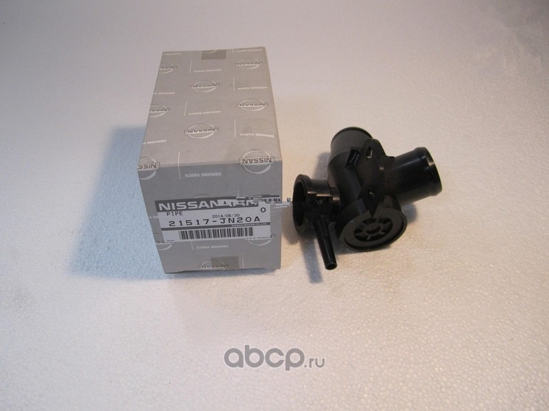 Патрубок системы охлаждения  Nissan 21517JN20A