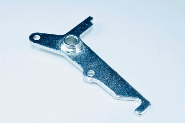 Рычаг (кронштей) троса стояноч-го тормоза перед Ducato 250 06-/Boxer/Jumper 06- CITROEN/PEUGEOT 477220