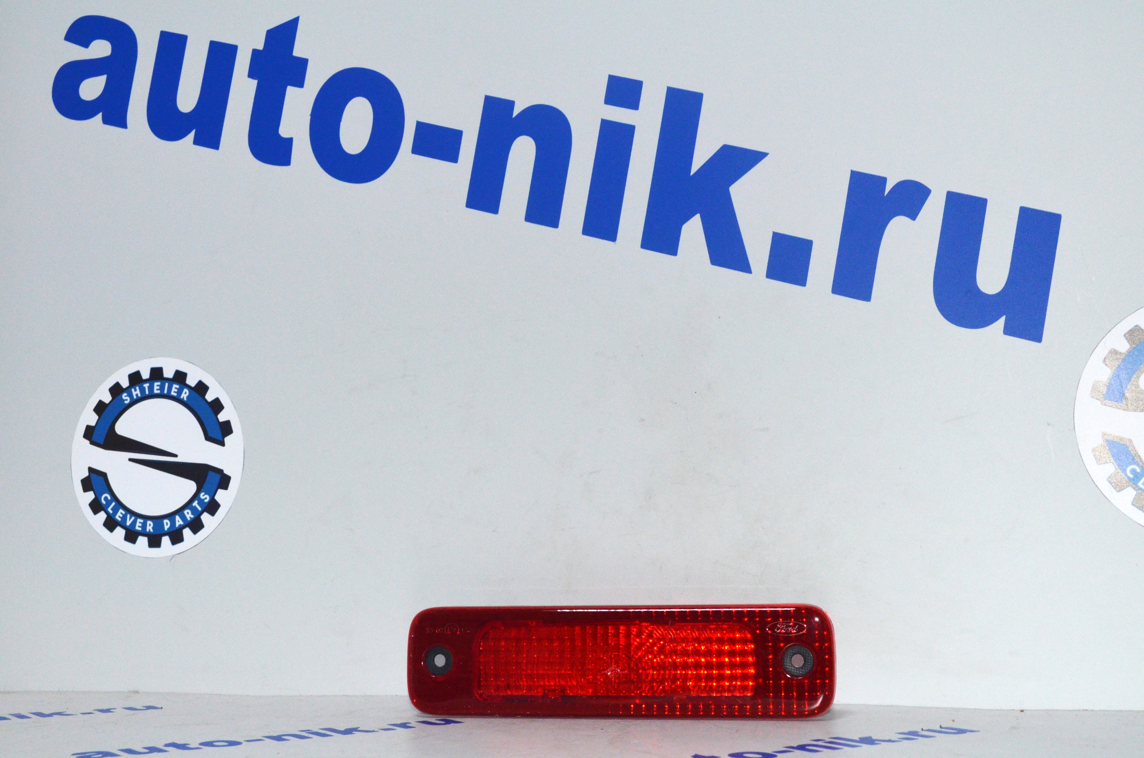 Фонарь дополнительного стоп-сигнала на дверь Transit 06> FORD 5128002