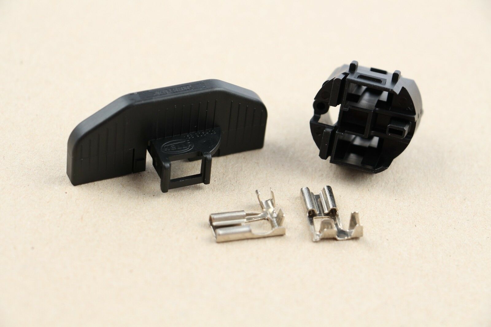 Патрон-гнездо лампы ближнего света Crafter 30-35/Golf V Plus/Jett IV/Passat B6/Polo V 60/6R/Tiguan I VAG 5M0941109A