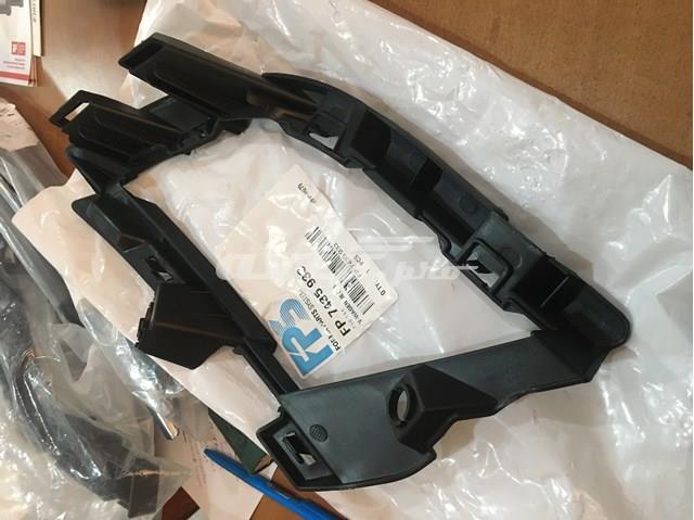 Рамка фары противотуманной левый VW Jetta 15-  POLCAR 9503295