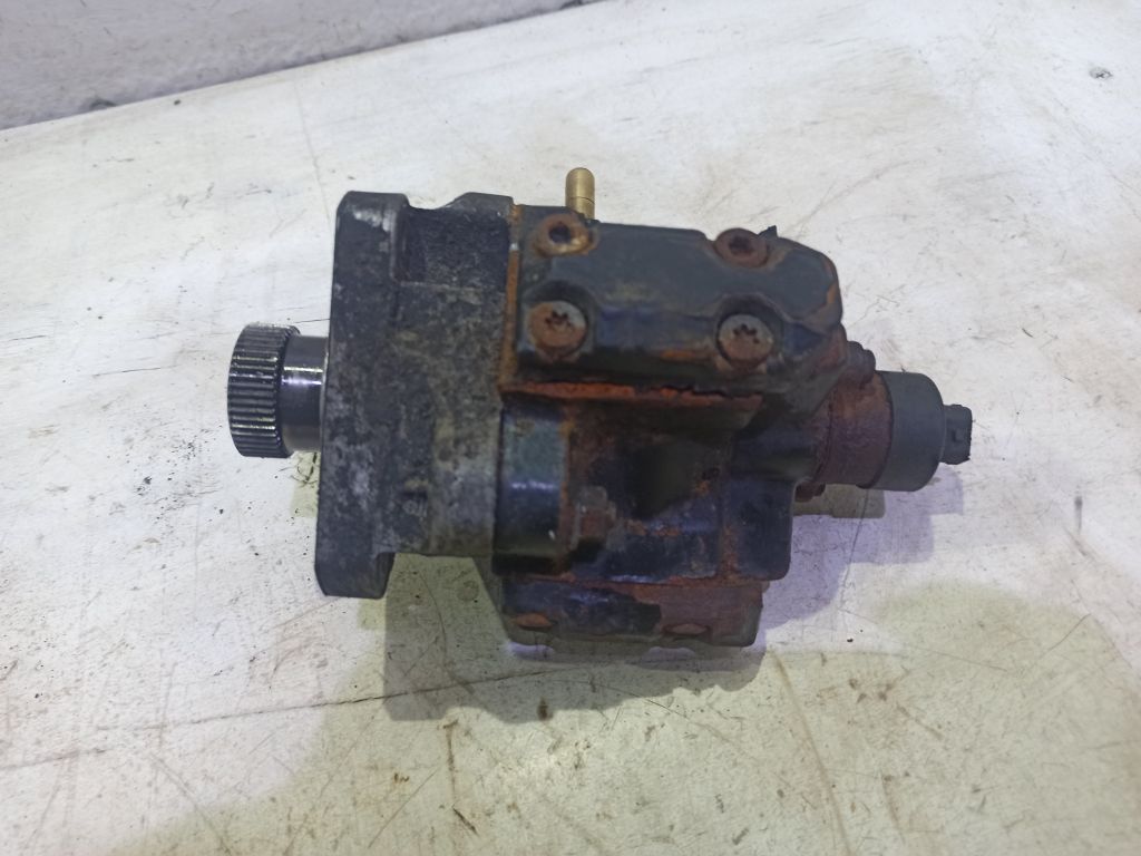 Насос ТНВД б/у Daily III 99-06/Ducato/Boxer 2.8 99483254