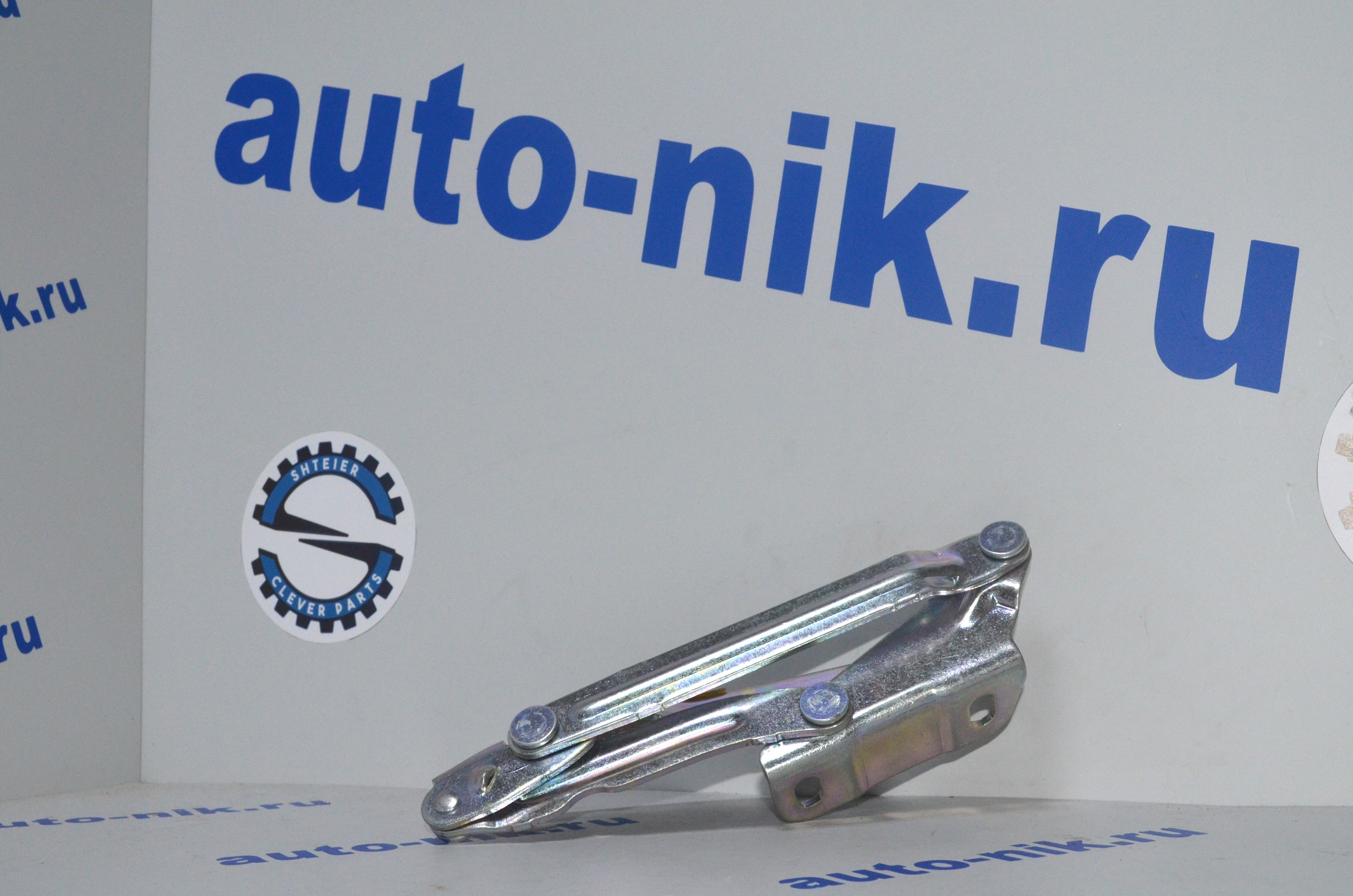 Петля капота правая MB Sprinter 515 VW Crafter 06> MERCEDES BENZ A9067500021