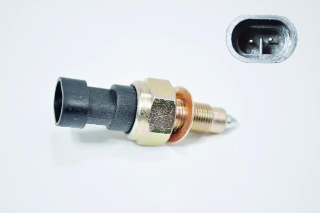 Датчик (включения/выключатель) заднего хода Daily 00-/06-/12- FAST FT81083