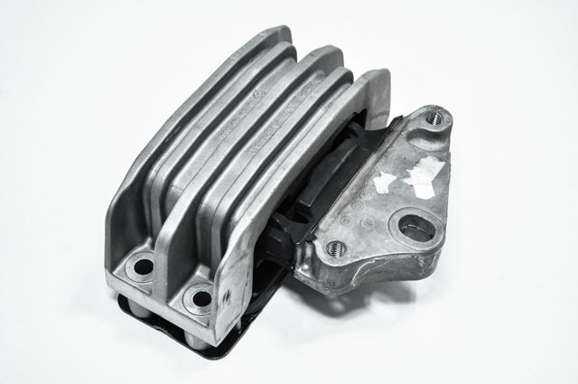 Опора (подушка) двигателя КПП левая Transit  2.0-2.2 Di  00->14 AUTOMOTOR FRANCE PEM8TVM