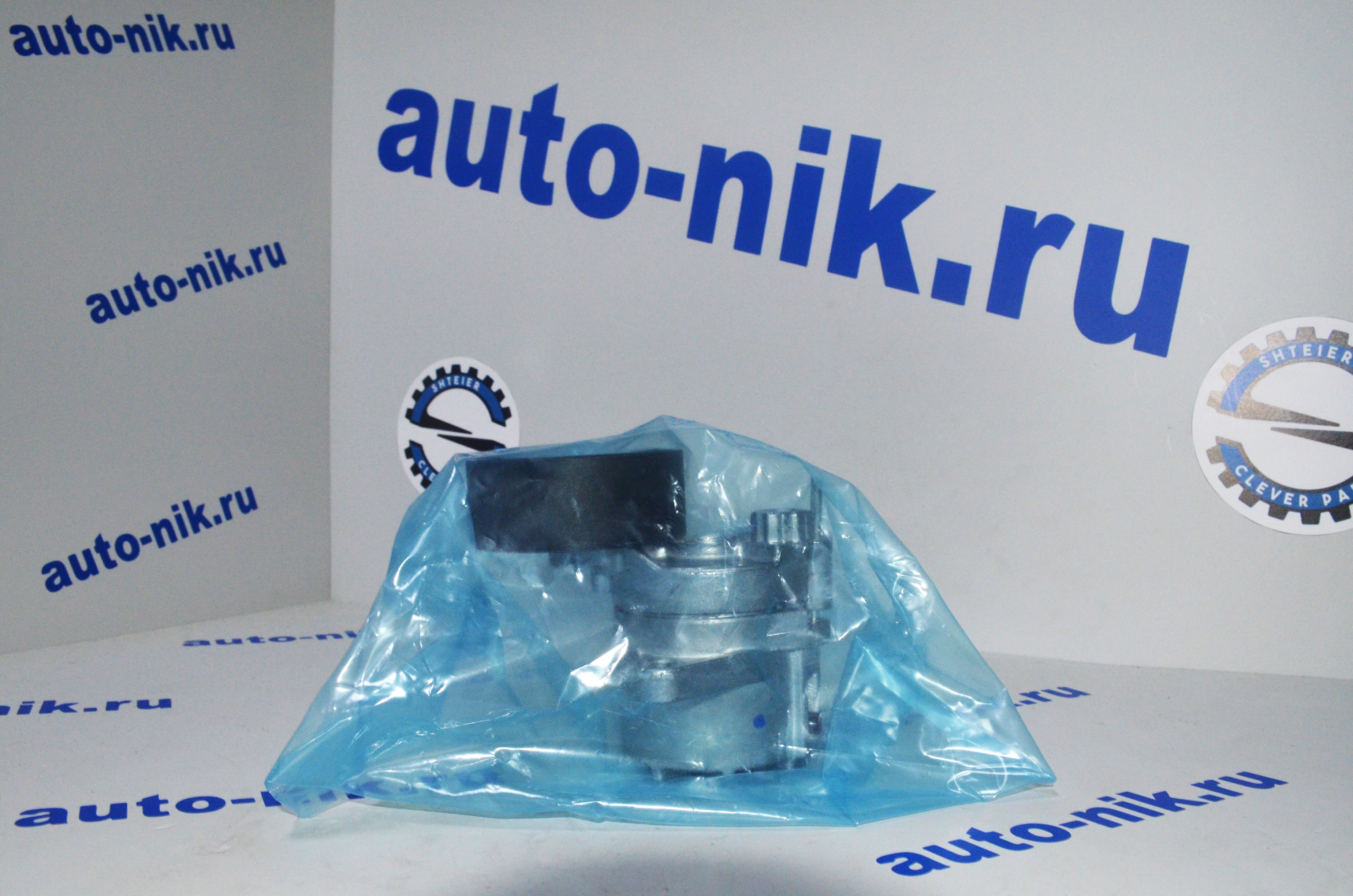 Натяжитель приводного ремня (с роликом) MB 411 Sprinter 611,612,646 SHTEIER SHT 0183-04-001